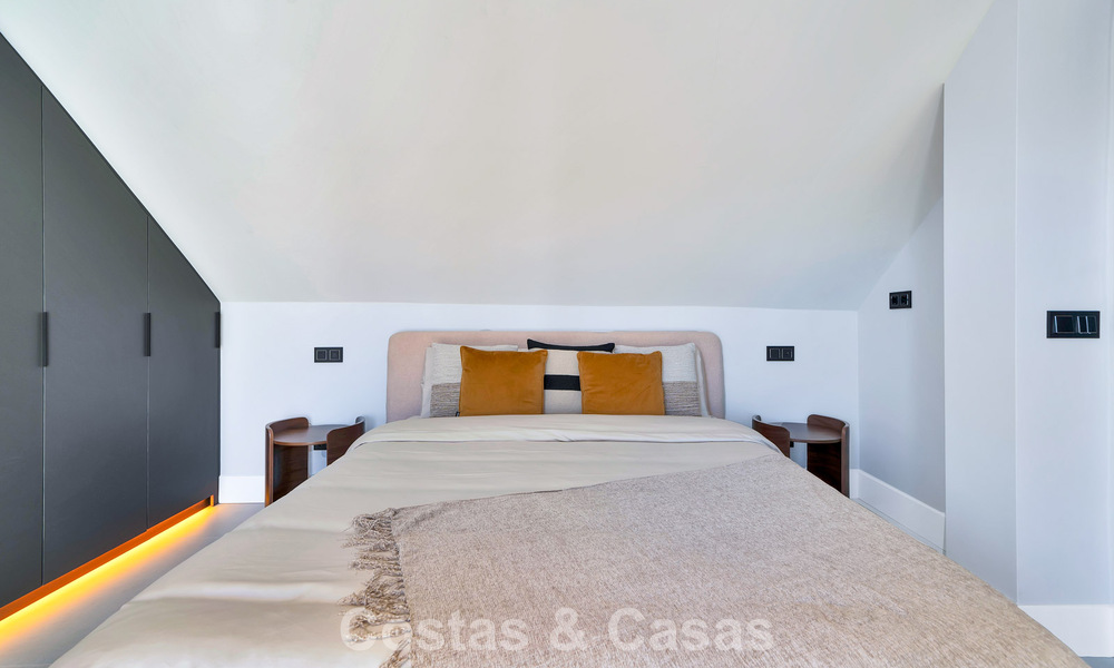 Stijlvol gemoderniseerd herenhuis te koop op wandelafstand van het strand in Puerto Banus, Marbella 795311