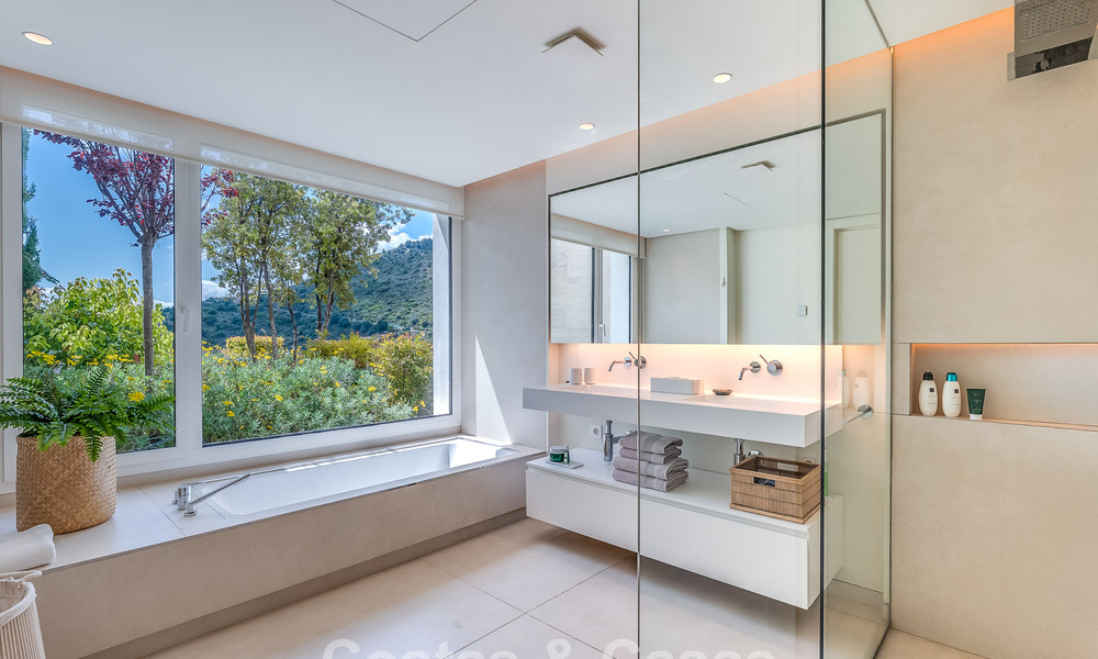 Luxueus, hedendaags tuinappartement met zeezicht te koop in een boutique complex nabij Marbella stad 795339