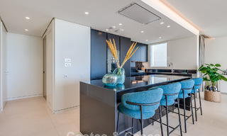 Luxueus, hedendaags tuinappartement met zeezicht te koop in een boutique complex nabij Marbella stad 795348 