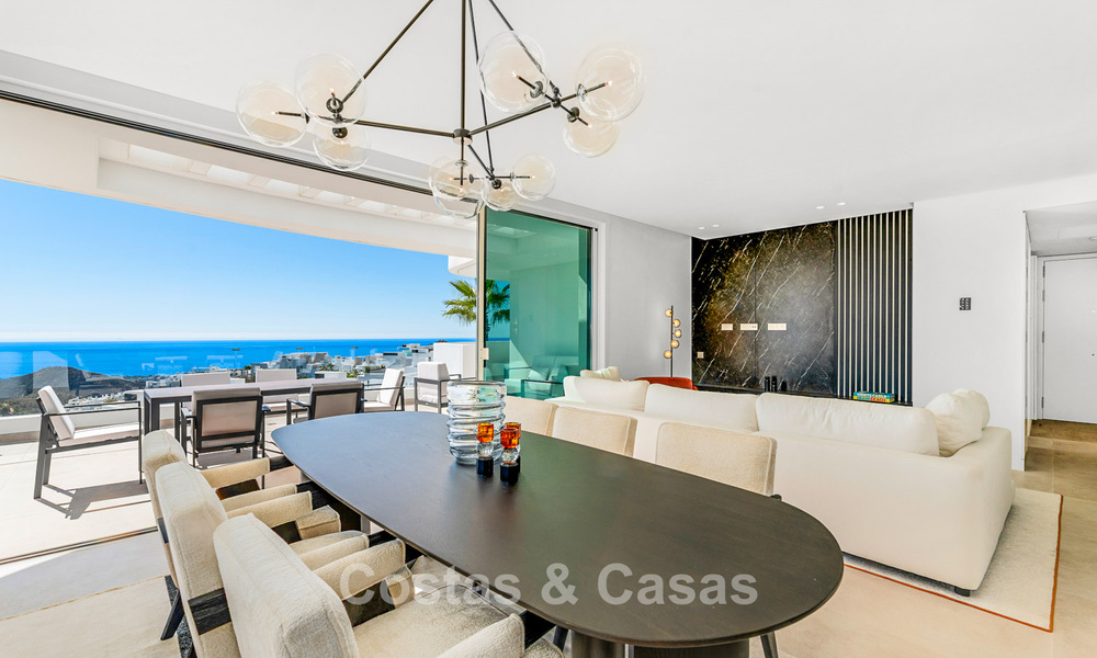 Instapklaar, avant-gardist appartement met subliem zeezicht te koop op luttele minuten van Marbella stad 795360