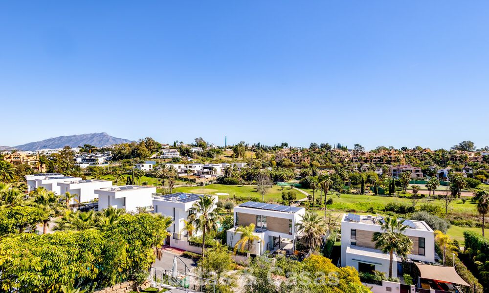Instapklare, moderne villa op loopafstand van een golfclubhuis op de New Golden Mile tussen Marbella en Estepona 795388