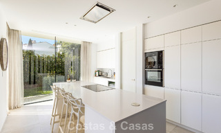 Instapklare, moderne villa op loopafstand van een golfclubhuis op de New Golden Mile tussen Marbella en Estepona 795395 