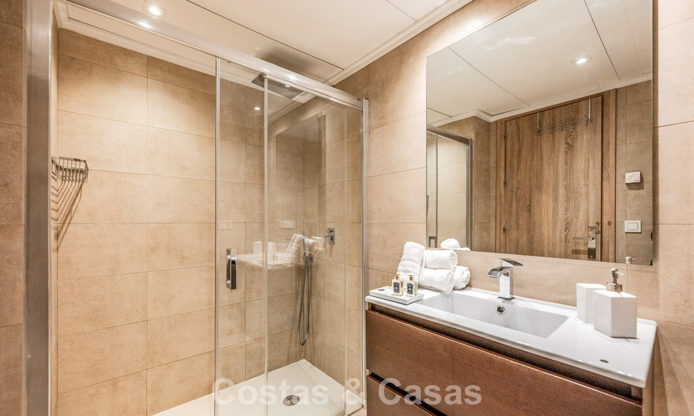 Eigentijds, tuinappartement te koop op enkele minuten lopen van het strand en Puerto Banus, Marbella 795731