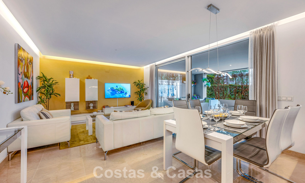 Eigentijds, tuinappartement te koop op enkele minuten lopen van het strand en Puerto Banus, Marbella 795741