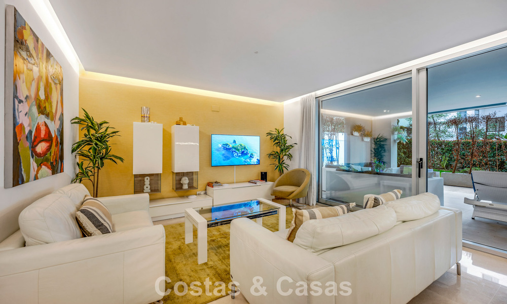 Eigentijds, tuinappartement te koop op enkele minuten lopen van het strand en Puerto Banus, Marbella 795742