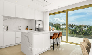 Eersteklas duplex penthouse te koop op loopafstand van het strand en Puerto Banus op Marbella’s Golden Mile 796076 