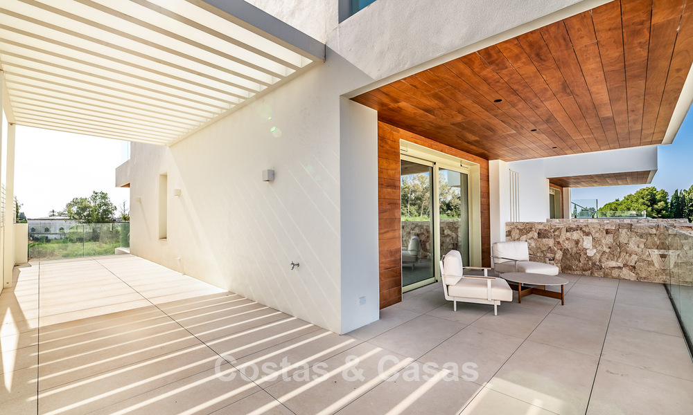 Luxe appartement te koop met panoramische uitzichten op Marbella’s Golden Mile vlakbij het strand en Puerto Banus 796006