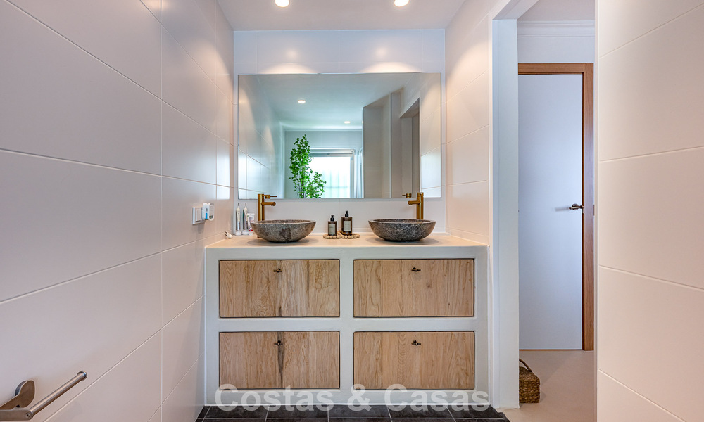 Prachtig gerenoveerde villa in Boho-chic stijl te koop in Nueva Andalucia, Marbella 795796