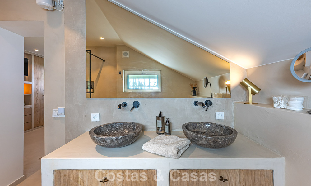 Prachtig gerenoveerde villa in Boho-chic stijl te koop in Nueva Andalucia, Marbella 795811