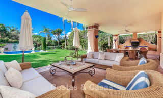Elegante Andalusische luxevilla met grote tuin te koop in Nueva Andalucia’s golfvallei, Marbella 795422 
