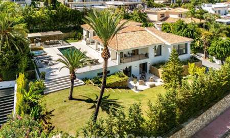 Elegante designvilla met panoramisch uitzicht te koop over de golfvallei van Nueva Andalucia, Marbella 795661