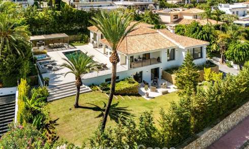 Elegante designvilla met panoramisch uitzicht te koop over de golfvallei van Nueva Andalucia, Marbella 795661