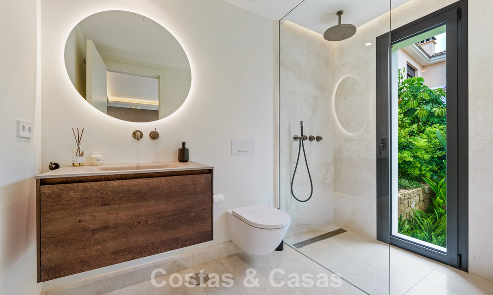 Elegante designvilla met panoramisch uitzicht te koop over de golfvallei van Nueva Andalucia, Marbella 795665