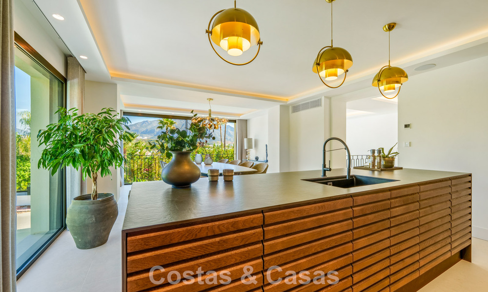 Elegante designvilla met panoramisch uitzicht te koop over de golfvallei van Nueva Andalucia, Marbella 795687