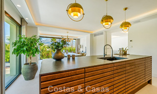 Elegante designvilla met panoramisch uitzicht te koop over de golfvallei van Nueva Andalucia, Marbella 795687 