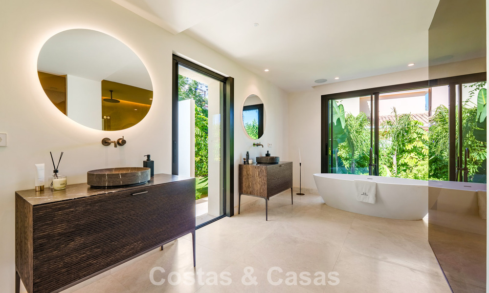 Elegante designvilla met panoramisch uitzicht te koop over de golfvallei van Nueva Andalucia, Marbella 795702