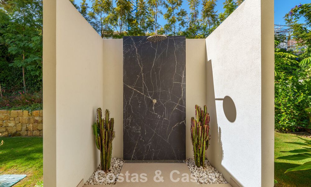 Elegante designvilla met panoramisch uitzicht te koop over de golfvallei van Nueva Andalucia, Marbella 795708