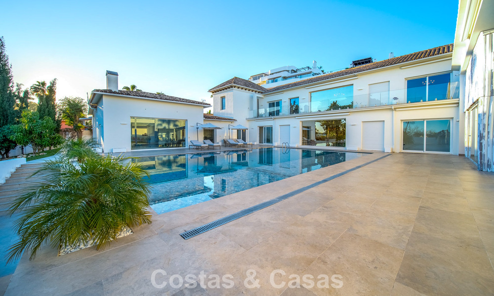 Luxe gerenoveerde villa op een steenworp van de golfbaan te koop in Guadalmina Alta, Marbella 795849