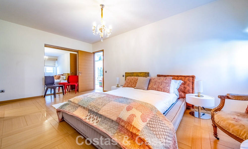 Luxe gerenoveerde villa op een steenworp van de golfbaan te koop in Guadalmina Alta, Marbella 795886