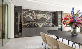 Spectaculaire, hedendaagse luxevilla te koop met zeezicht in El Madroñal, Marbella - Benahavis 796248 