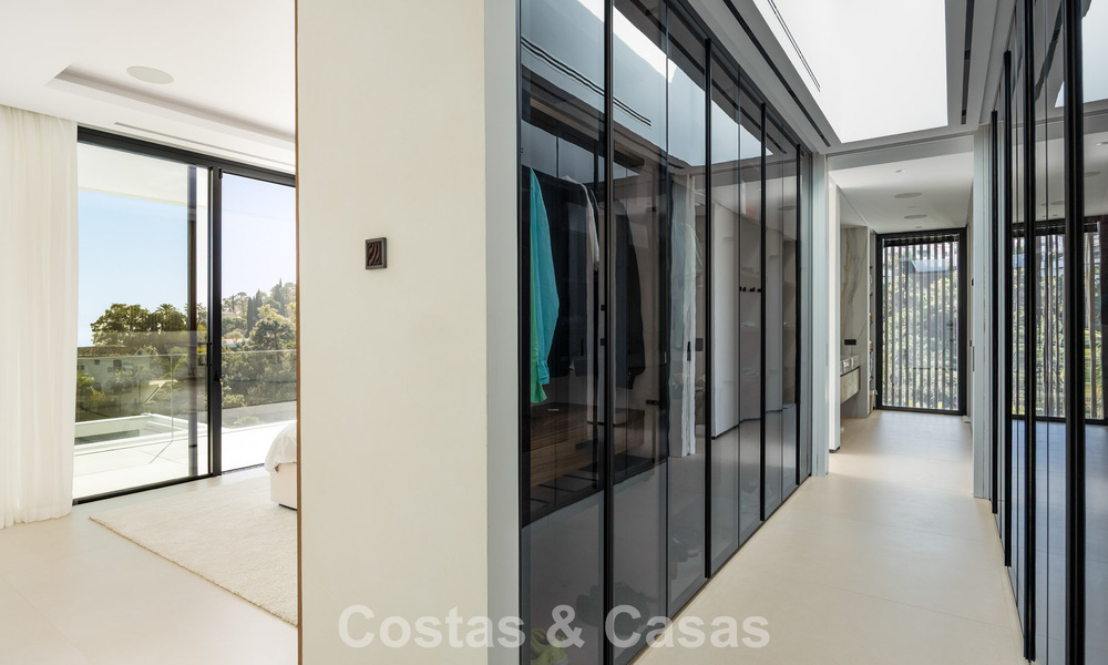 Spectaculaire, hedendaagse luxevilla te koop met zeezicht in El Madroñal, Marbella - Benahavis 796269