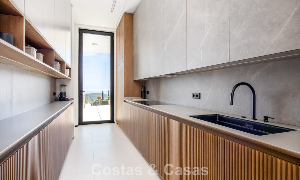 Spectaculaire, hedendaagse luxevilla te koop met zeezicht in El Madroñal, Marbella - Benahavis 796271