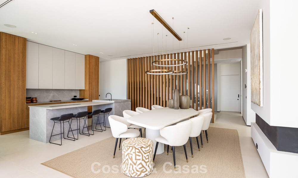 Spectaculaire, hedendaagse luxevilla te koop met zeezicht in El Madroñal, Marbella - Benahavis 796279