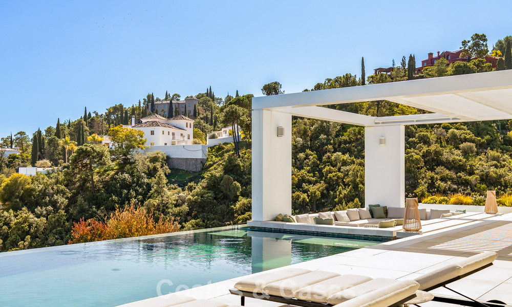 Spectaculaire, hedendaagse luxevilla te koop met zeezicht in El Madroñal, Marbella - Benahavis 796288