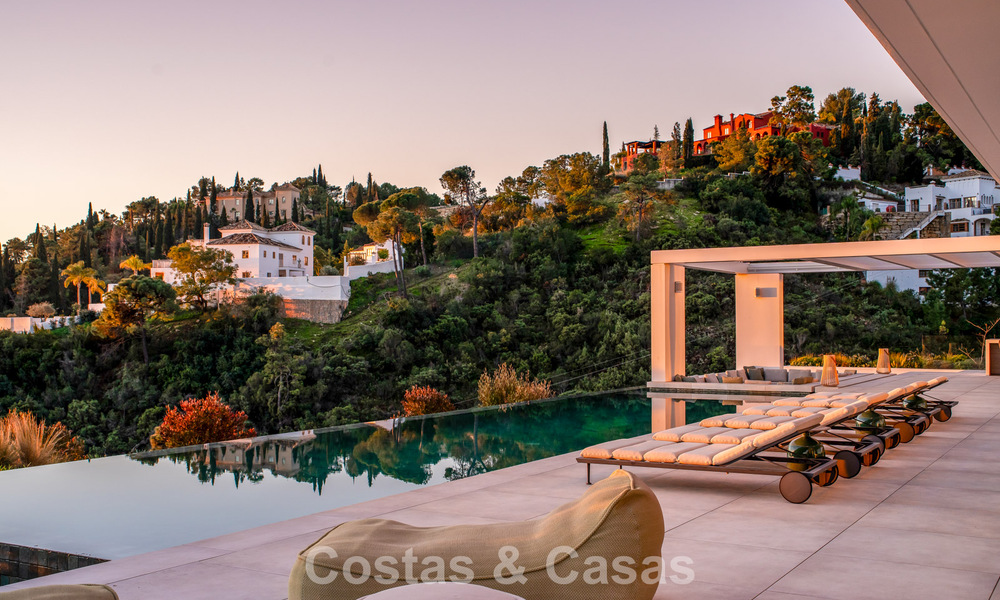 Spectaculaire, hedendaagse luxevilla te koop met zeezicht in El Madroñal, Marbella - Benahavis 796293