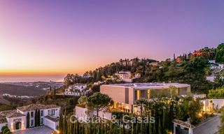 Spectaculaire, hedendaagse luxevilla te koop met zeezicht in El Madroñal, Marbella - Benahavis 796307 