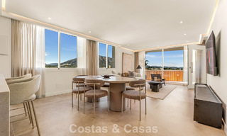 Modern gerenoveerd appartement met ruim terras te koop met weids uitzicht in Nueva Andalucia, Marbella 796041 