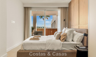 Modern gerenoveerd appartement met ruim terras te koop met weids uitzicht in Nueva Andalucia, Marbella 796051 