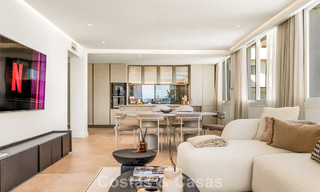 Modern gerenoveerd appartement met ruim terras te koop met weids uitzicht in Nueva Andalucia, Marbella 796059 