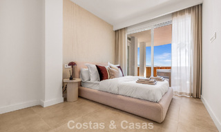 Modern gerenoveerd appartement met ruim terras te koop met weids uitzicht in Nueva Andalucia, Marbella 796063 