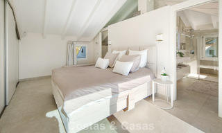 Exclusief duplex penthouse met een modern en licht interieur te koop in een beveiligd complex op de Golden Mile, Marbella 796412 