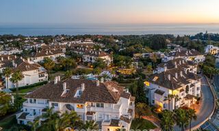 Exclusief duplex penthouse met een modern en licht interieur te koop in een beveiligd complex op de Golden Mile, Marbella 796434 