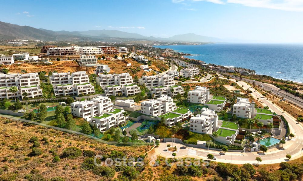 Eigentijdse, luxe appartementen met zeezicht in een nieuw complex te koop tussen Marbella en Sotogrande, Costa del Sol 796321
