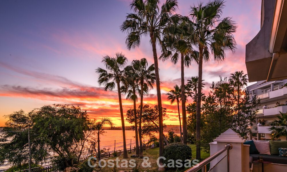Exclusief eerstelijnstrand appartement met panoramisch zeezicht te koop in Estepona centrum 795953