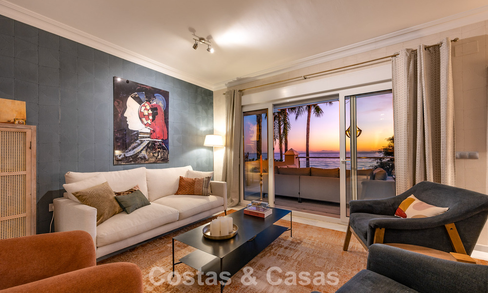 Exclusief eerstelijnstrand appartement met panoramisch zeezicht te koop in Estepona centrum 795956