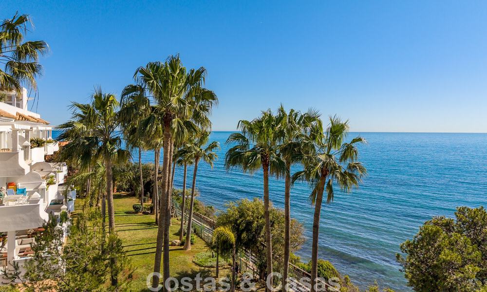 Exclusief eerstelijnstrand appartement met panoramisch zeezicht te koop in Estepona centrum 795961