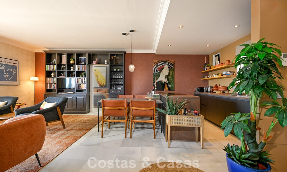 Exclusief eerstelijnstrand appartement met panoramisch zeezicht te koop in Estepona centrum 795966