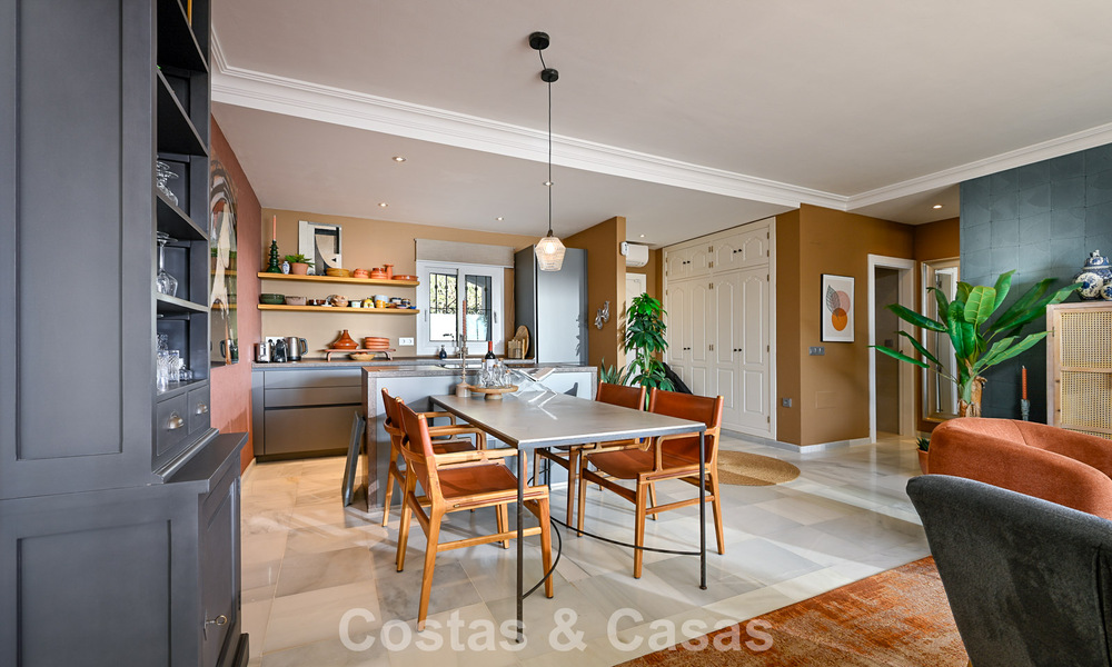 Exclusief eerstelijnstrand appartement met panoramisch zeezicht te koop in Estepona centrum 795968