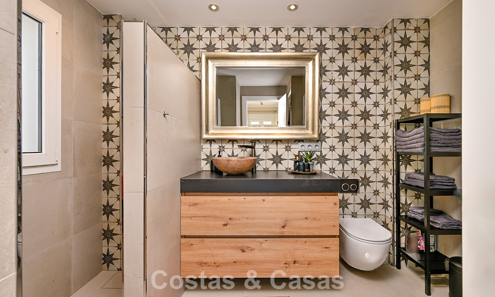 Exclusief eerstelijnstrand appartement met panoramisch zeezicht te koop in Estepona centrum 795972