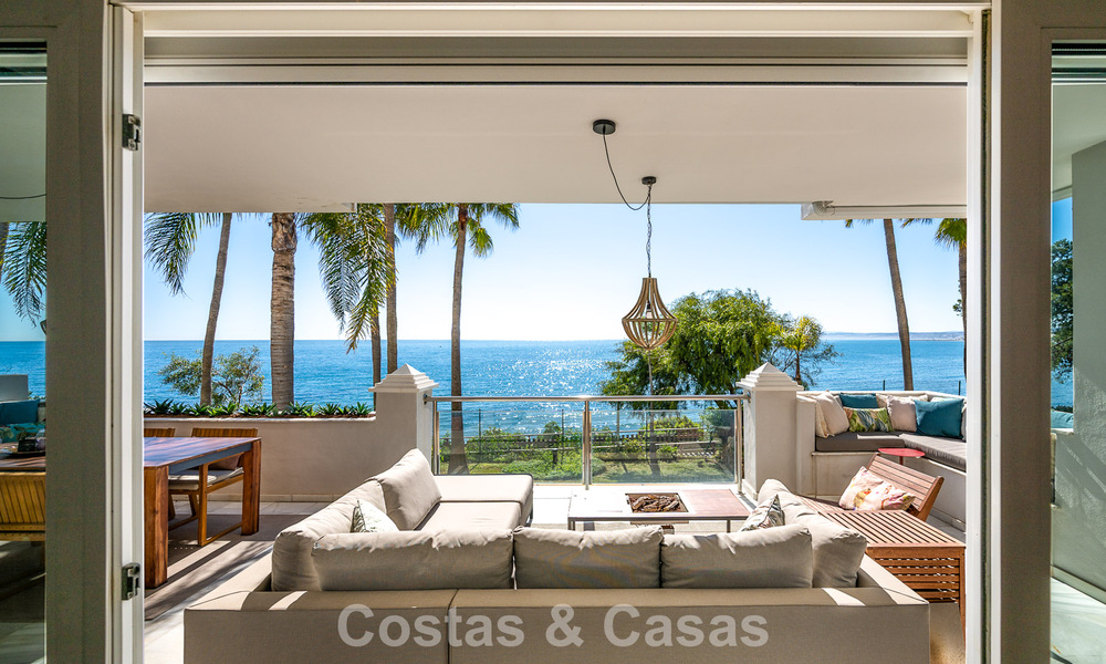 Exclusief eerstelijnstrand appartement met panoramisch zeezicht te koop in Estepona centrum 795976