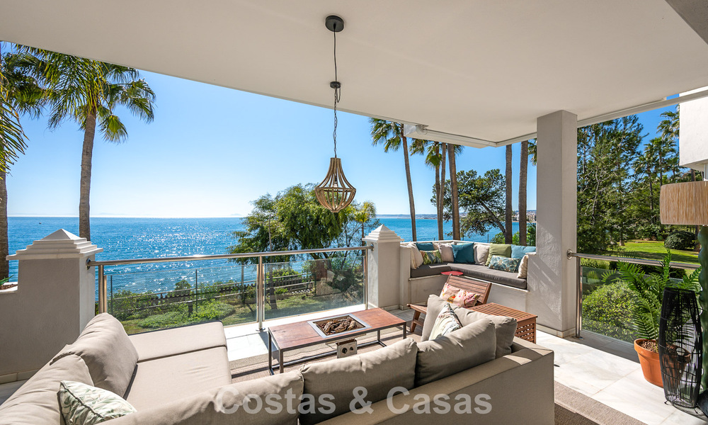 Exclusief eerstelijnstrand appartement met panoramisch zeezicht te koop in Estepona centrum 795979
