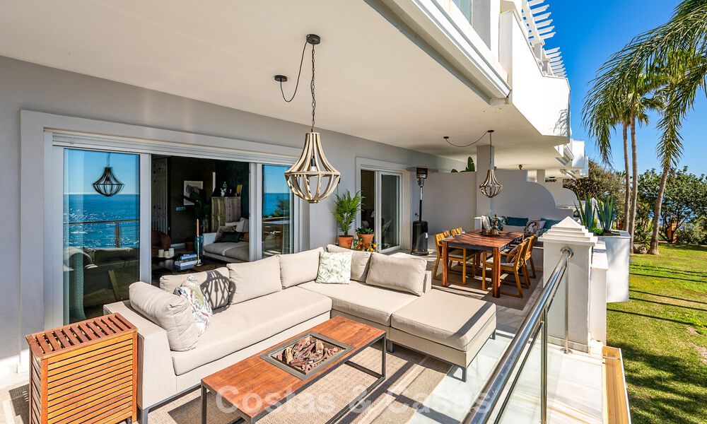 Exclusief eerstelijnstrand appartement met panoramisch zeezicht te koop in Estepona centrum 795980