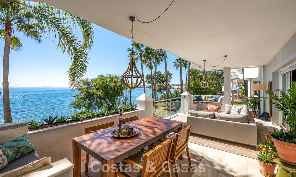 Exclusief eerstelijnstrand appartement met panoramisch zeezicht te koop in Estepona centrum 795983