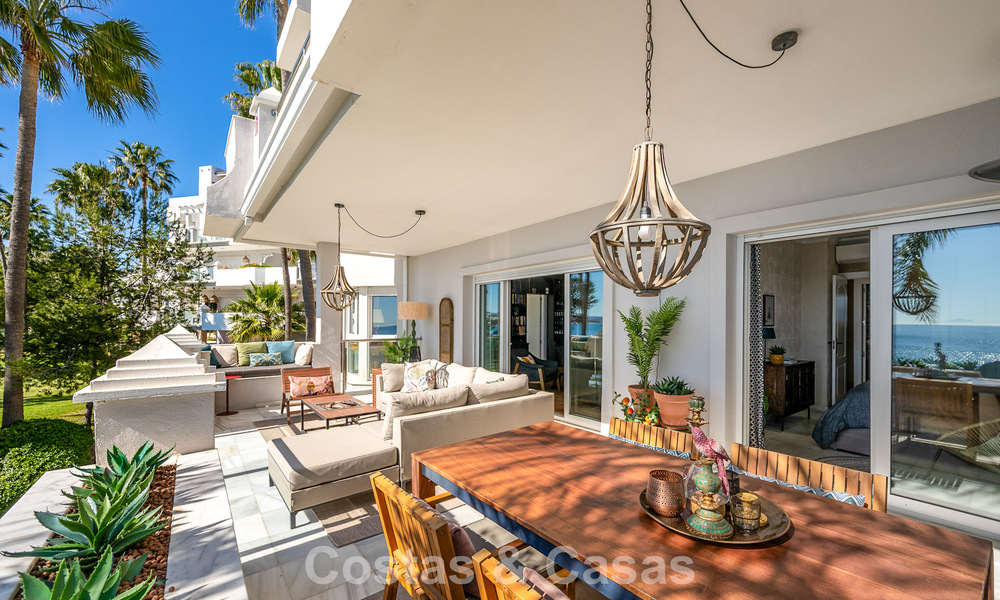 Exclusief eerstelijnstrand appartement met panoramisch zeezicht te koop in Estepona centrum 795985