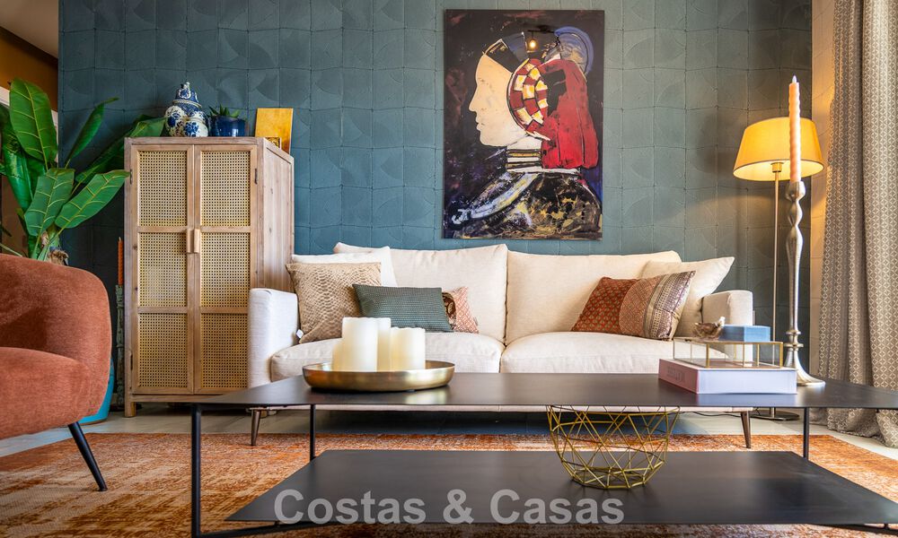 Exclusief eerstelijnstrand appartement met panoramisch zeezicht te koop in Estepona centrum 795990