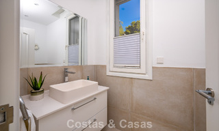 Majestueuze modern gerenoveerde villa met panoramisch zeezicht te koop op een royaal perceel ten oosten van Marbella centrum 796499 